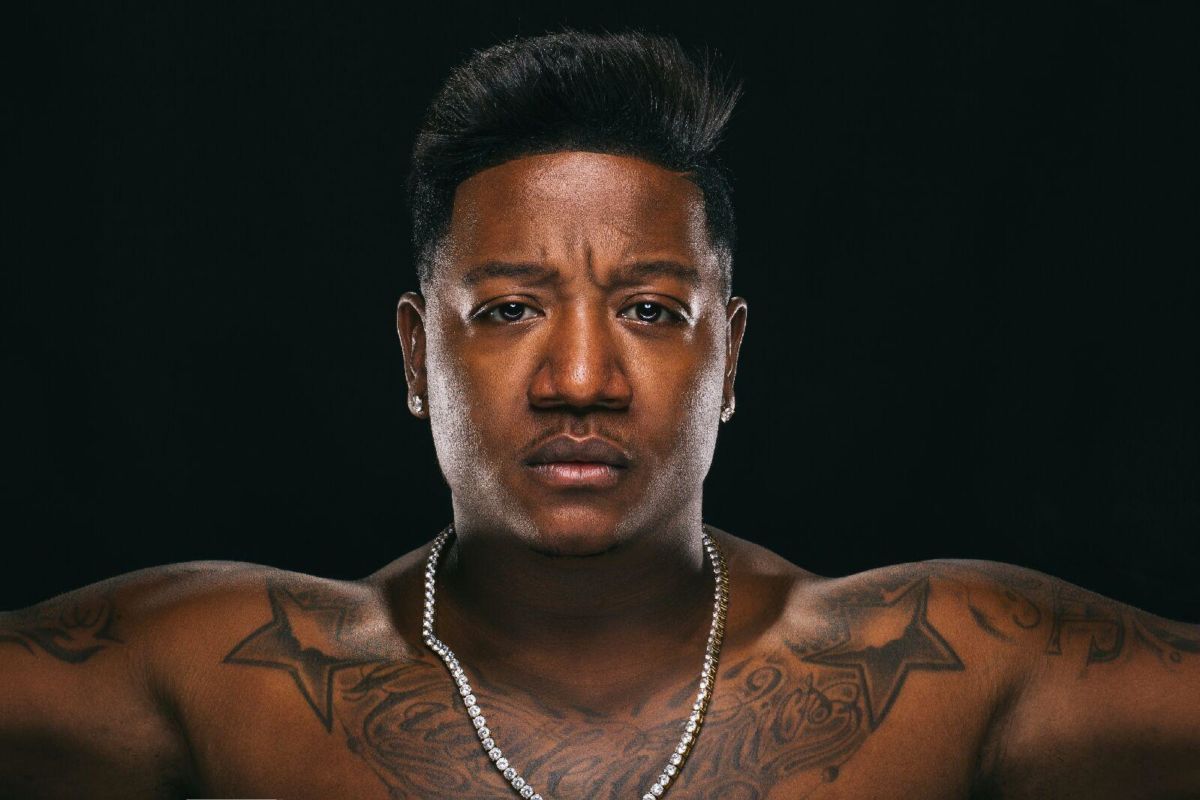 Yung Joc Debuts New Blue Hairdo - wide 2