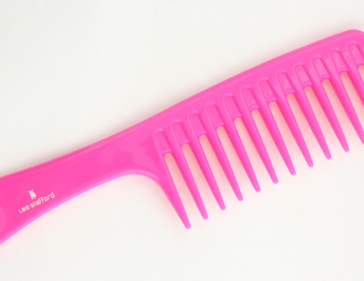 3 of the best detangling combs and brushes for afro hair