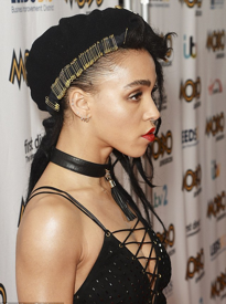 FKA Twigs side