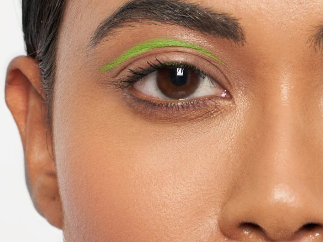 Summer beauty trends: Neon eyes