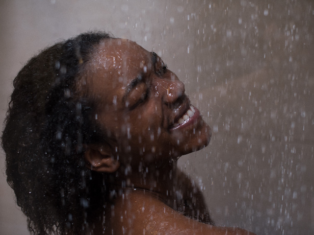 We put  two shower heads to the wash day test