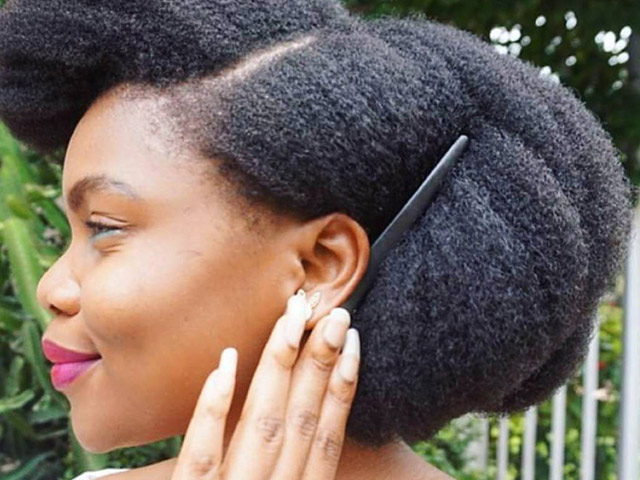 Looking Good: 5 Natural Hairstyles For Summer Dates