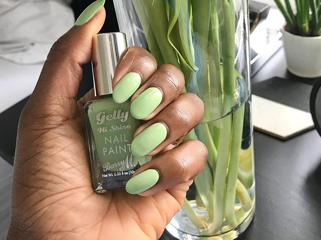 Hot Nail Trend for Spring/Summer 2021 | Pistachio Green