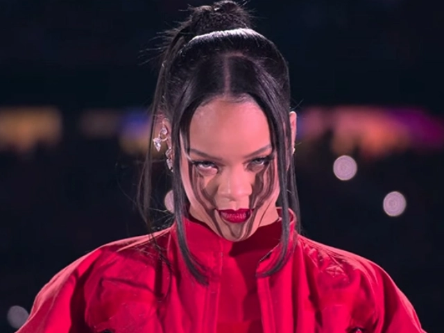 This TikToker Shows How to Get Rihanna's Super Bowl Hair