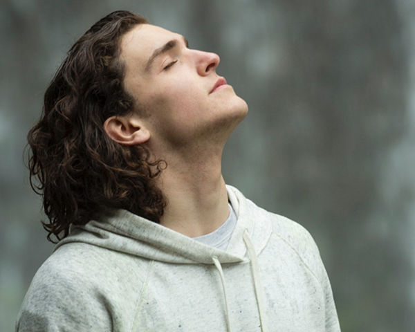 Achieve the Ultimate Custom Look with Hoodies: Inspiration and Tips