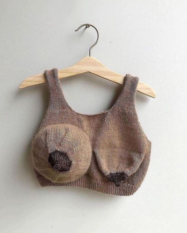 It’s World Cancer Day. 🎀 At the 🔗 in bio, meet Leanne, a breast cancer survivor who shares her experience about suffering from breast cancer as a young black woman. 🔝Pic credits: ‘The Mom Bra, by @cassiearnoldfiberart#blackbeautymag #worldcancerday #breastcancer #cancersurvivor #cancerfighter