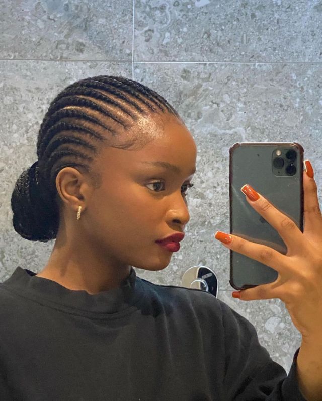Cornrows are a great protective style, and we love to see them on @hlononofatso_! 🤎#blackbeautymag #cornrows #blackhair #blackbeauty #blackhairstyles
