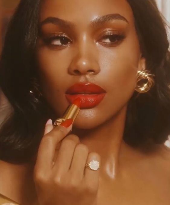 There are 1001 lipstick colours but some shades can look so good on Black skin! Tap the link in bio for the 5 lippie colours you should try right now.⁠
⁠
#rg @patmacgrathreal⁠
⁠
#blackbeauty #redlips #lipstick #makeup #makeupoftheday