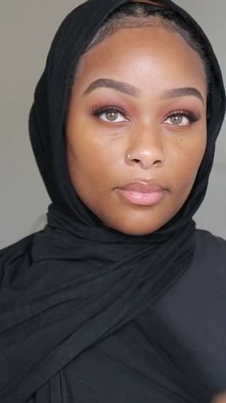 Eid is soon approaching and we couldn’t help but share this refreshing makeup inspo by @___enimsay! 💕#eid #ramadan #ramadan2024 #blackbeauty #makeuponblackgirls #makeupinspo #eidmubarak